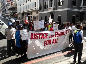 Photo of protesters outside High Court